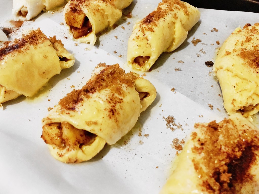 Ingredients: Apples Tube of crescent roll dough Cinnamon Sugar Butter