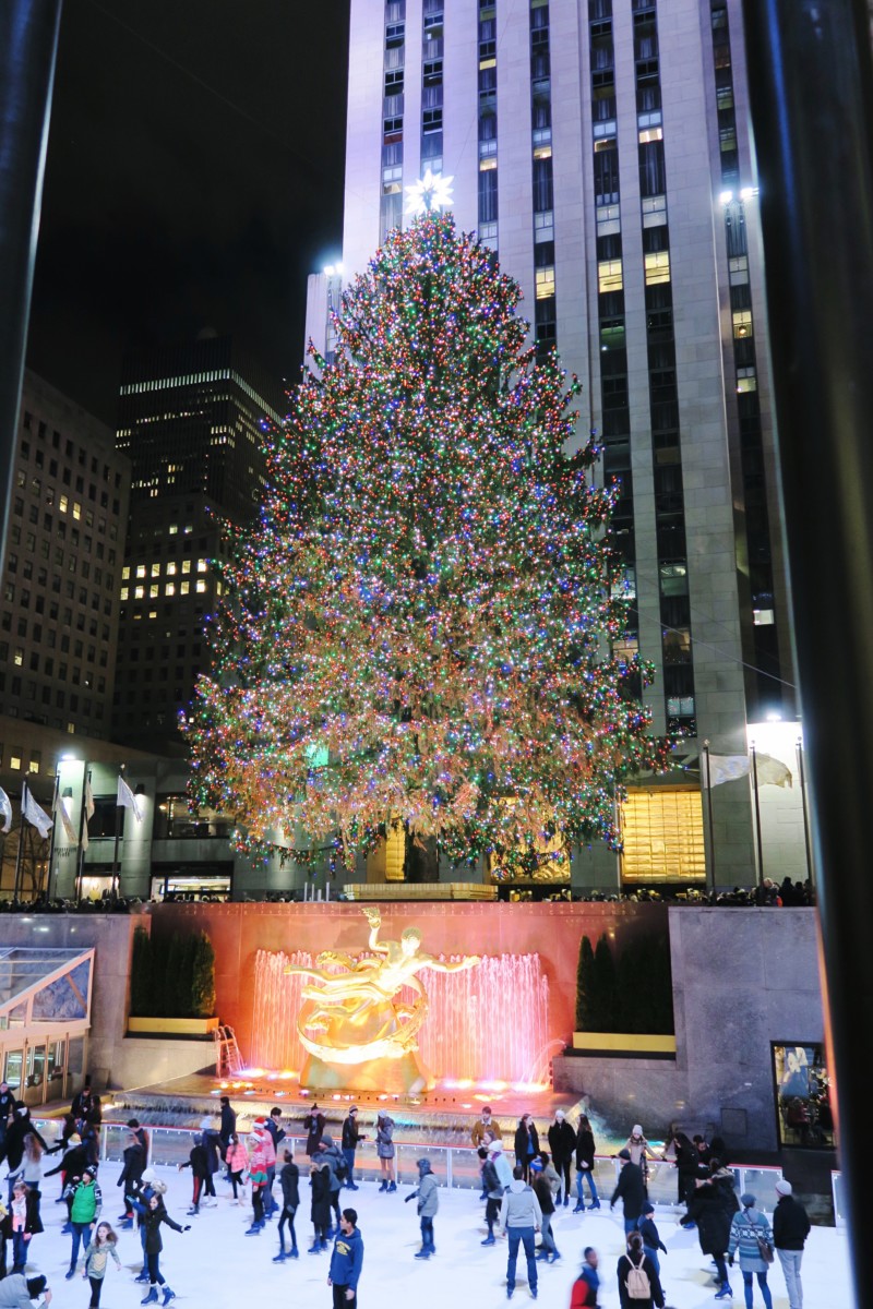 Rocking Around The Christmas Tree