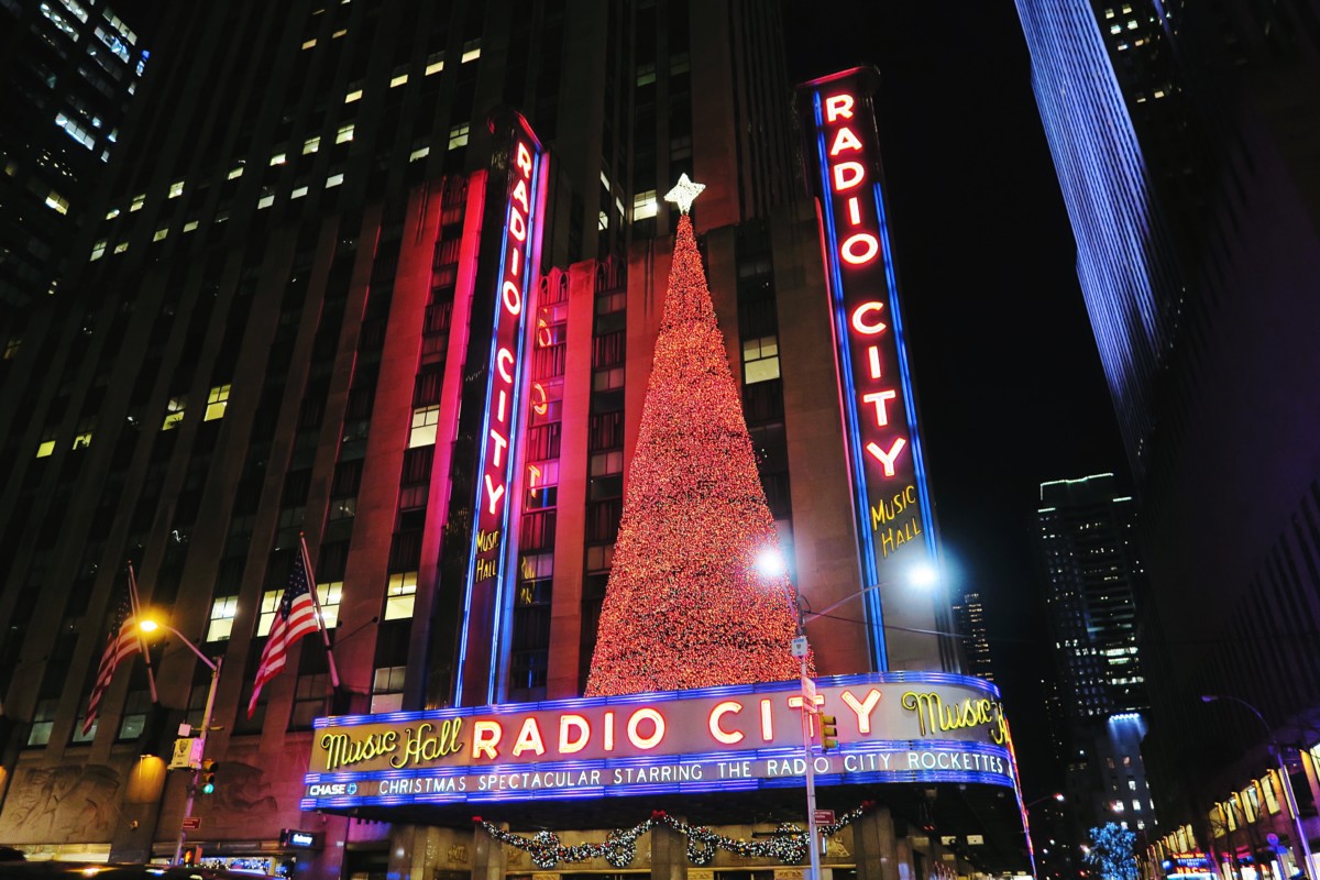 Rocking Around The Christmas Tree